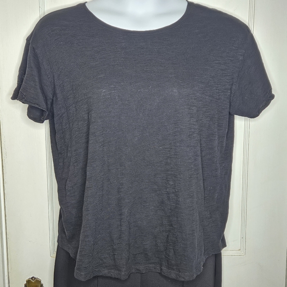 Old Navy Black Women's Tee With Embroidery On Sleeves - Size Large